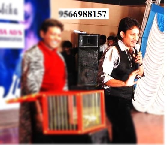 Magician in singanallur.jpeg